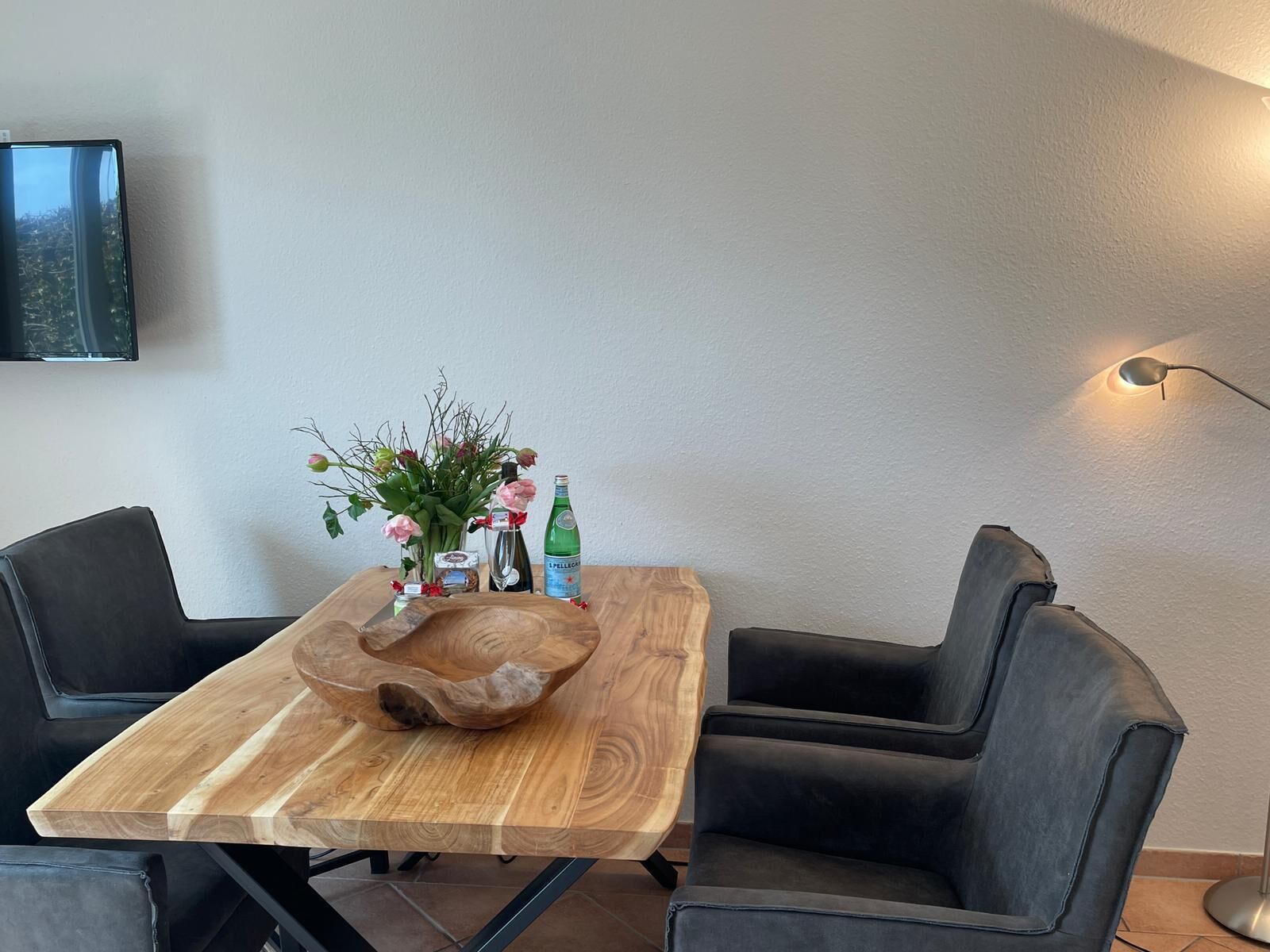 Exclusive Apartment, Private Bathroom | Restaurant