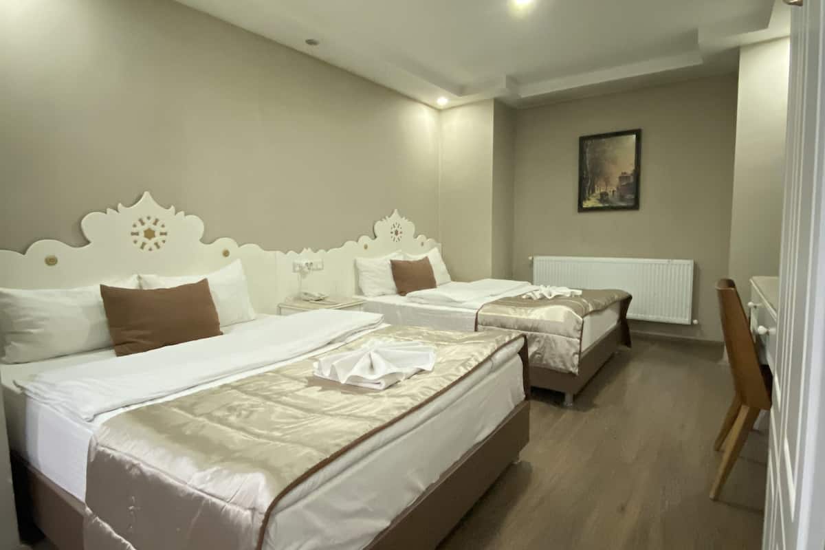 standard triple room | premium bedding, minibar, free wifi, bed sheets