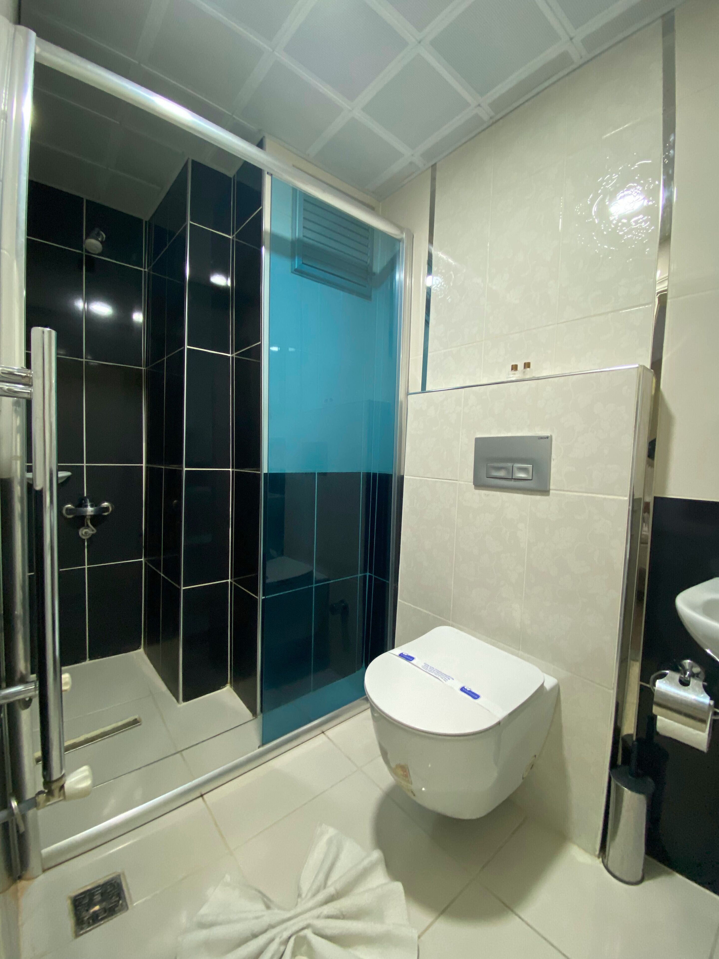 economy double room, 1 double bed | bathroom | shower, slippers, towels, soap