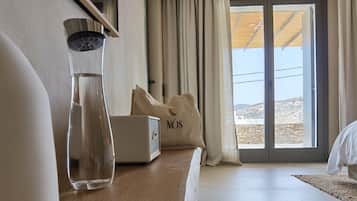 NOS Junior Suite with sea view & plunge pool | 1 bedroom, minibar, in-room safe, blackout drapes