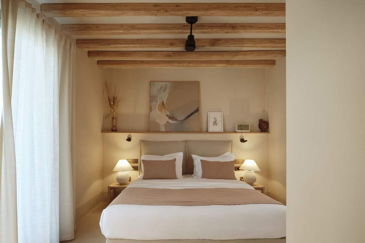 Classic-Doppelzimmer, Blick auf den Innenhof | 1 Schlafzimmer, Minibar, Zimmersafe, Verdunkelungsvorhänge