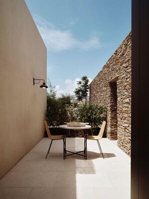 FAROS Superior room with Garden view & plunge pool - NOS Hotel & Villas (Sifnos)