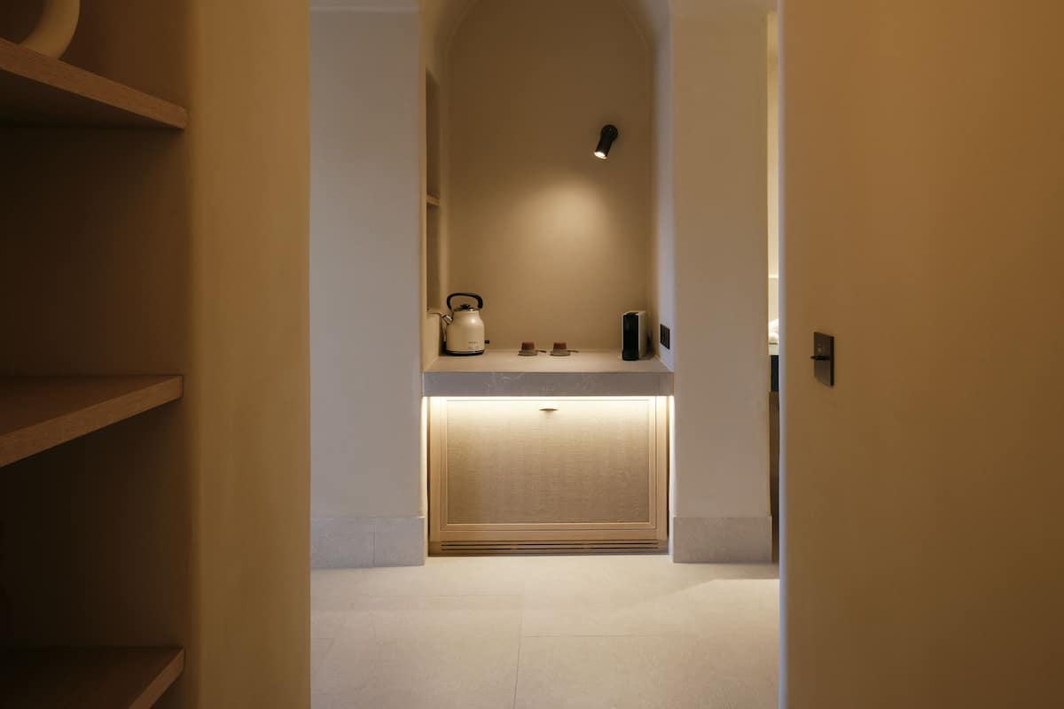 Superior-Doppelzimmer, eigener Pool, eingeschränkter Meerblick | 1 Schlafzimmer, Minibar, Zimmersafe, Verdunkelungsvorhänge