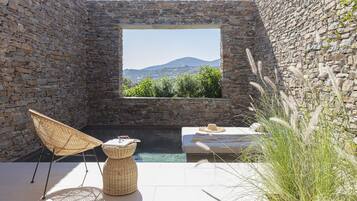 Dobbeltrom – superior, privat basseng, hageutsikt | Privat basseng