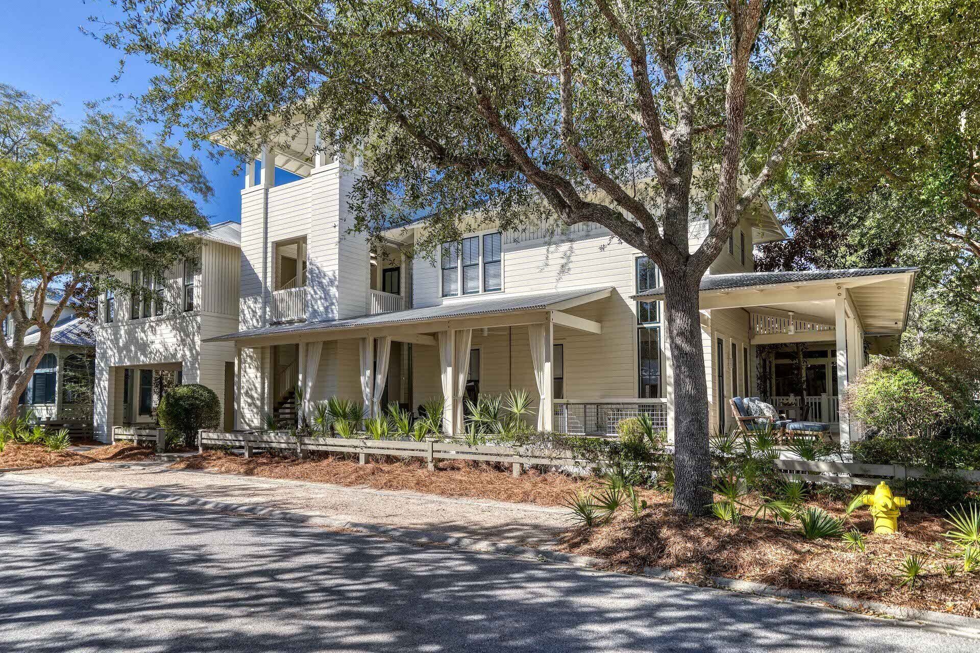 Luxe Gem By Beach Club and on Park w RoofLounge