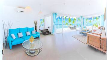 Apartamento luxo | Área de estar | TV de tela plana 32 polegadas com canais a cabo, TV