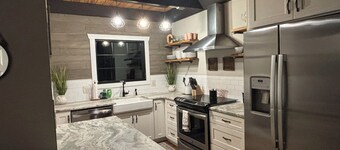 Woodsy Cabin @ Lake Glenville- minutes to marina & brewery