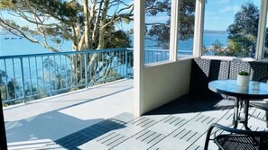 Outdoor dining - Top of the World - ocean views (Sunshine Bay)