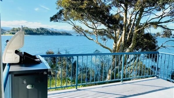 Property grounds - Top of the World - ocean views (Sunshine Bay)