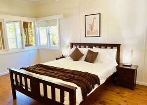 3 bedrooms, bed sheets