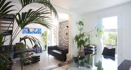 HOUSE CLOSE TO BEACHES