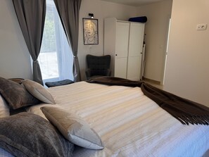 2 bedrooms, iron/ironing board, WiFi (free), bed sheets - Amber's Place, Cosy House With Pool and sea Views (Dubrovnik)