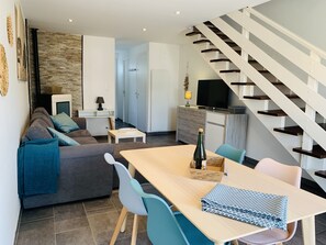 Televisie, boeken en een stereo