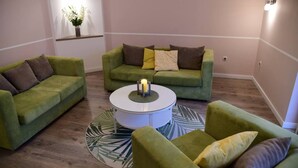 Huoneisto, 1 suuri parisänky | Olohuone