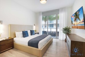 2 Schlafzimmer, Schreibtisch, Bügeleisen/Bügelbrett, Reisekinderbett