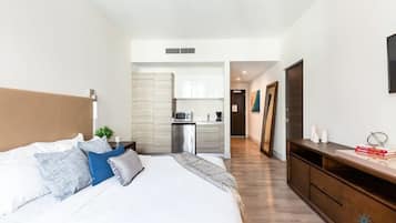 Desk, iron/ironing board, travel crib, WiFi