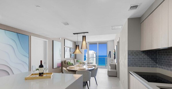 Dining - Breathtaking Front Ocean View: Amazing Pools (Hollywood)