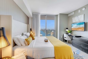 3 Schlafzimmer, Schreibtisch, Bügeleisen/Bügelbrett, Reisekinderbett
