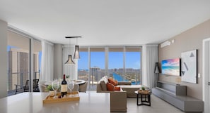 TV, offices - Wrap Around Balcony: Insane Views+ Amazing Pools (Hollywood)