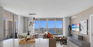 TV, offices - Wrap Around Balcony: Insane Views+ Amazing Pools (Hollywood)