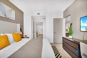 2 bedrooms, desk, iron/ironing board, travel crib