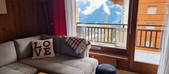 LOVErbier central apartment with 2 bedrooms, kitchen, pool, views