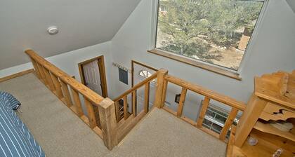 Crestone Mountain Retreat Cabin: Quiet in Nature