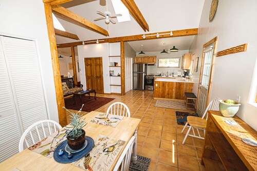 Crestone Mountain Retreat House: Quiet in Nature