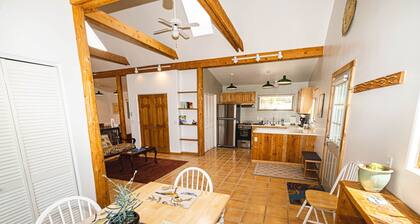 Crestone Mountain Retreat House: Quiet in Nature