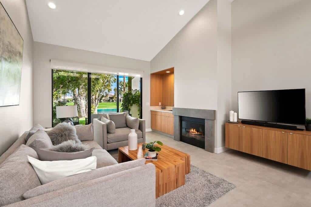 電視、壁爐、 辦公室