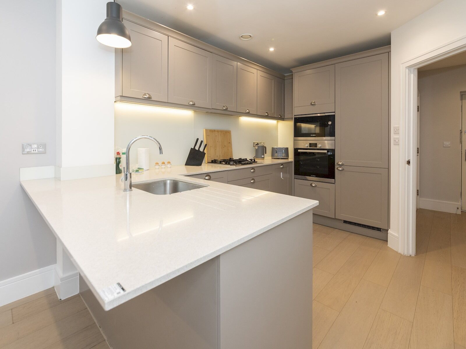 ميكروويف، فرن، غسالة أطباق، محمصة خبز