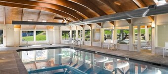 The Slope Side Lodge, Ski off w/ Fireplace!