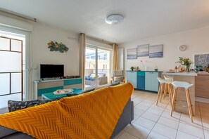 TV - MELCHIOR - Beau T2 avec terrasse au cœur d'Euroméditerranée (Marseille)