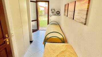 Familienapartment | 2 Schlafzimmer, Babybetten, kostenloses WLAN, Bettwäsche