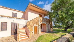 Front of property - Appartamenti Pedra Rosa (San Teodoro)