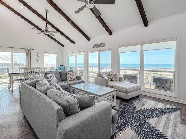 TV connectée, lecteur de DVD, baby-foot, table de tennis de table