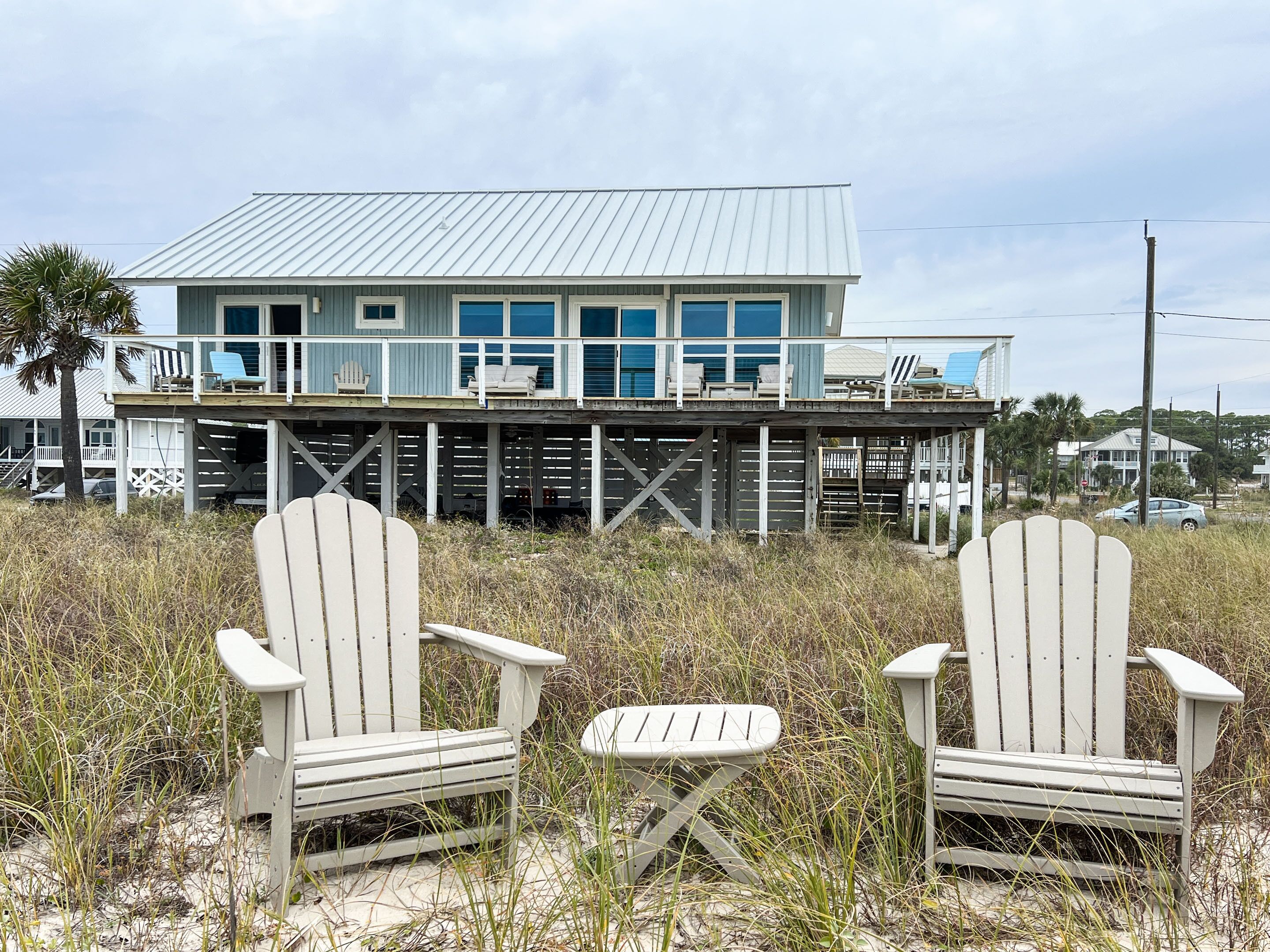 BEACH FRONT - 3 Bed 2 Bath, Remodeled, Pet Friendly, Hot Tub, Fire Pit Sat/Sat