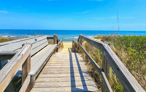 Beach nearby - SHIP CO - Oceanside 5 BR home w/ Private Pool & Hot Tub (Southern Shores)