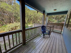 Terrace/patio - SHIP CO - Oceanside 5 BR home w/ Private Pool & Hot Tub (Southern Shores)
