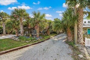 Property grounds - Sea|Nature|Relax 5BR/3BA-5min walk to beach (Vilano Beach)