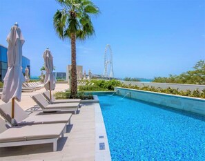 Outdoor pool - The address JBR Luxury 1 bedroom (Dubai)