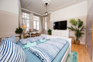 1 quarto, berço de viagem, Wi-Fi de cortesia, roupa de cama