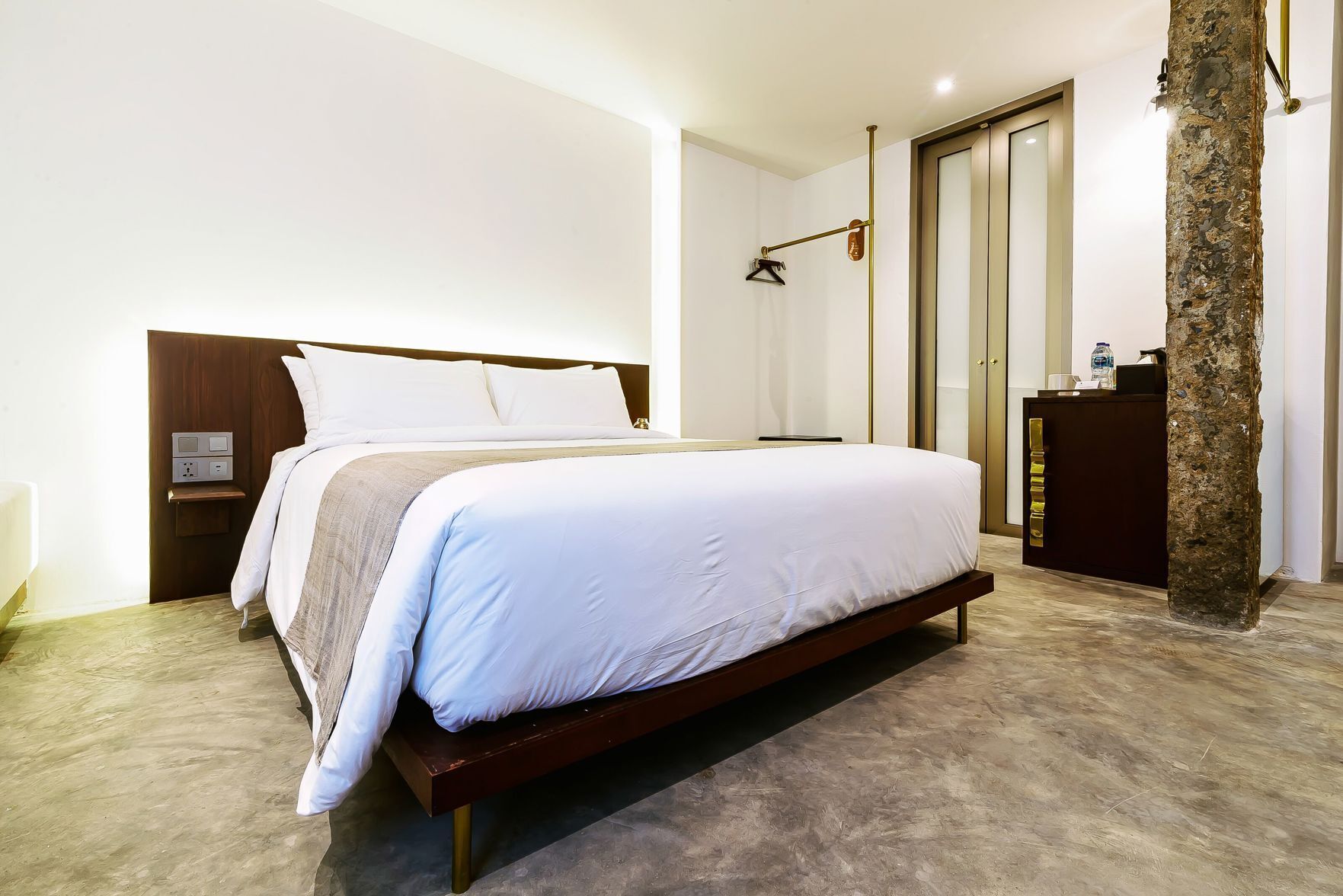 Pillow-top beds, minibar, in-room safe, blackout curtains