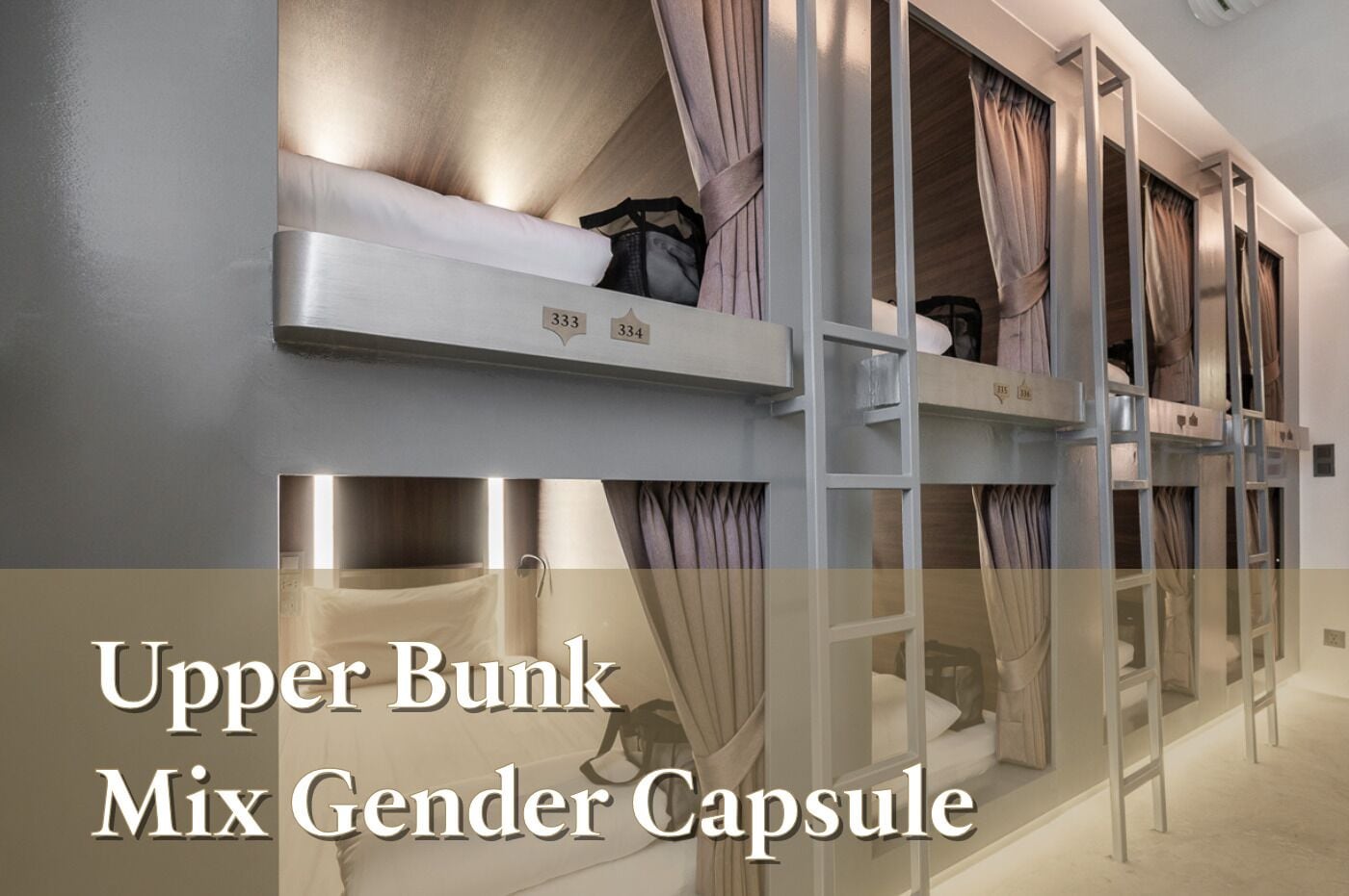 Upper Bunk Mix Gender Capsule | Camas con pillow-top, minibar y caja de seguridad en la habitación 