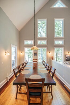 Dining - Waterfront, Luxury, Spacious home in Freeport! (Freeport)