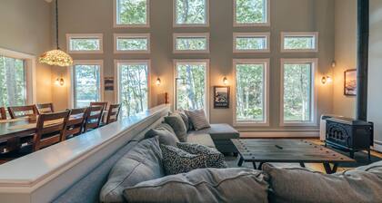 Waterfront, Luxury, Spacious home in Freeport!