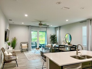 Interior - Venice Home near Venice Downtown & Venice Beach (Venice)