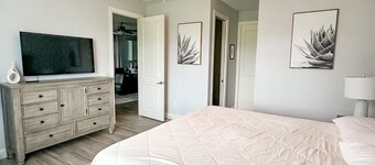 Venice Home near Venice Downtown & Venice Beach