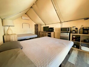 Fully Insulated Glamping Cabin with AC & Heat