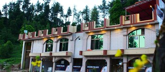 Crown Palace Hotel And Restaurant